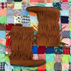 Minnetonka Tan Suede Fringe Boots